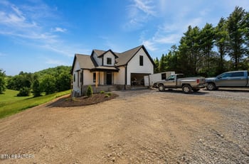467 Laurel Rd, Clinton, TN 37716
