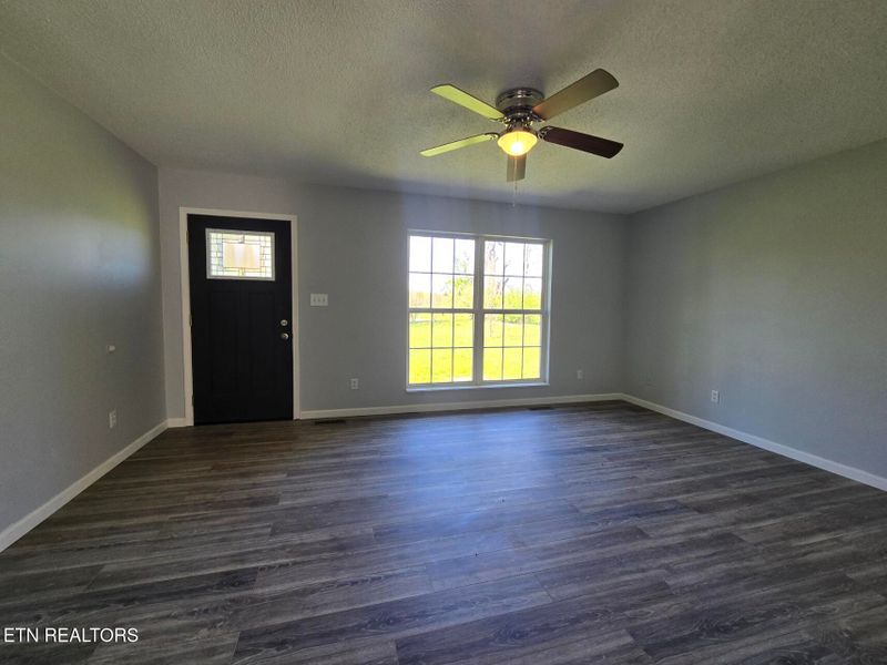 467 New Light Cir, Winfield, TN 37892