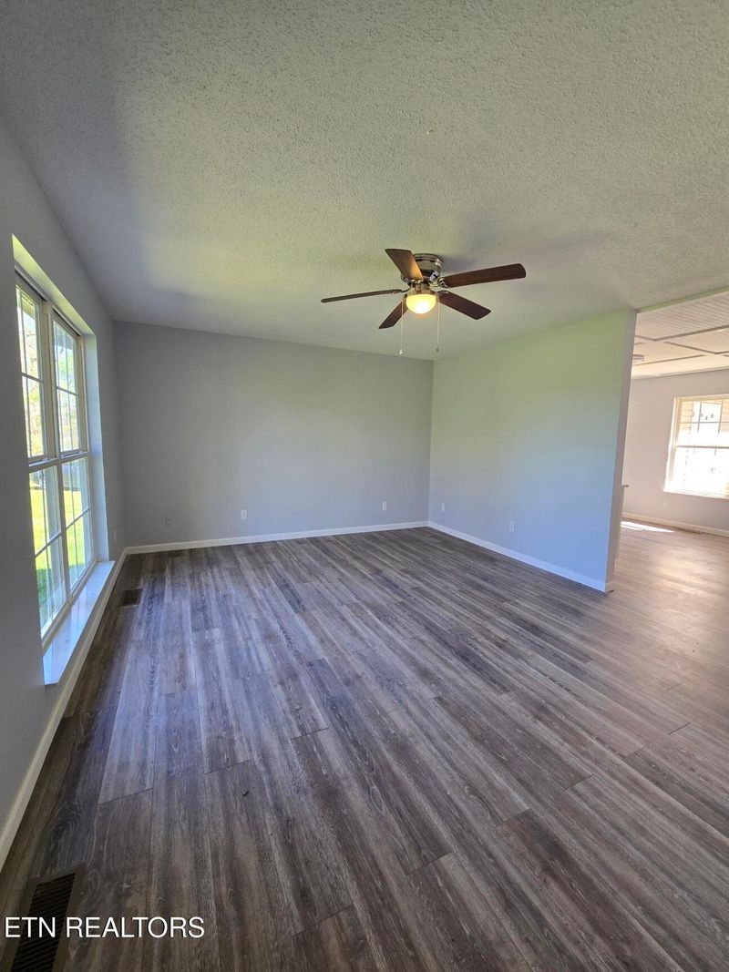 467 New Light Cir, Winfield, TN 37892