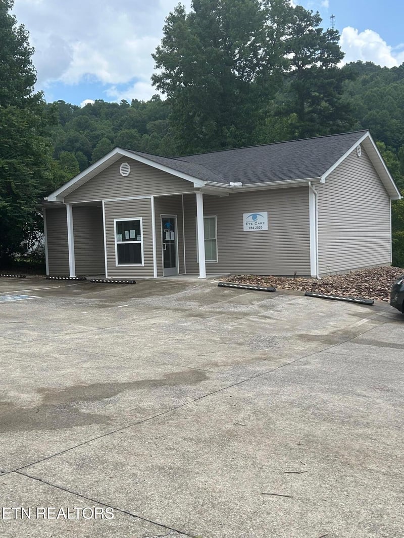 467 Sunset Tr, Jellico, TN 37762