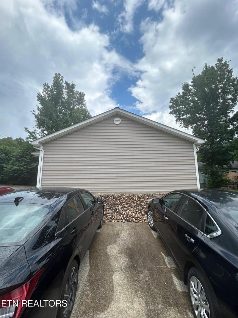 467 Sunset Tr, Jellico, TN 37762