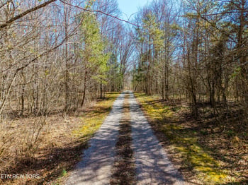 4672 N Wildwood Rd, Maryville, TN 37804