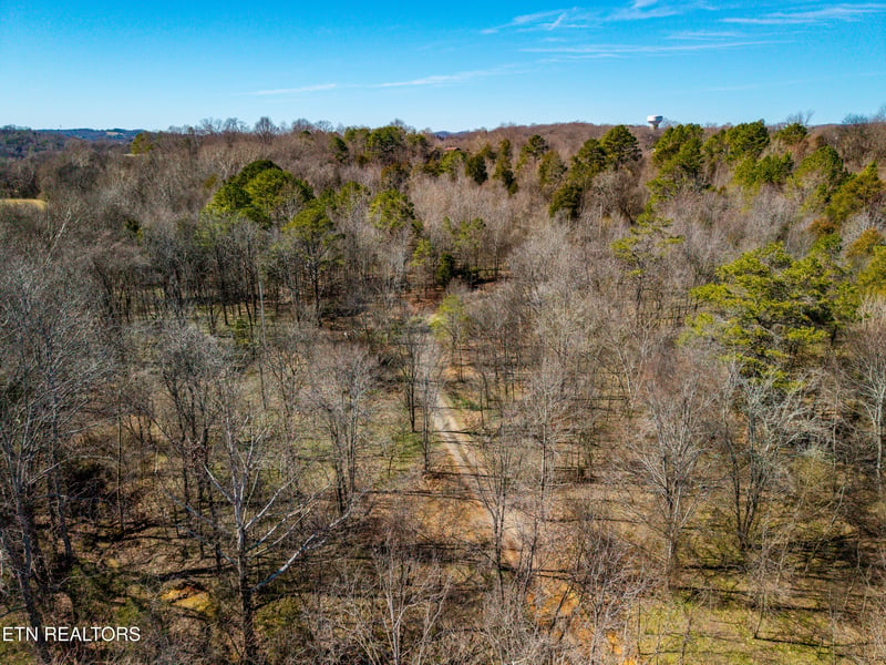 4672 N Wildwood Rd, Maryville, TN 37804