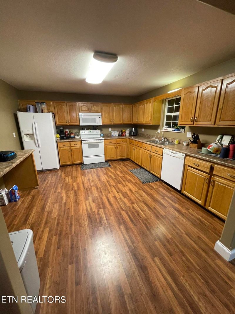 4677 Straight Fork Rd, Pioneer, TN 37847