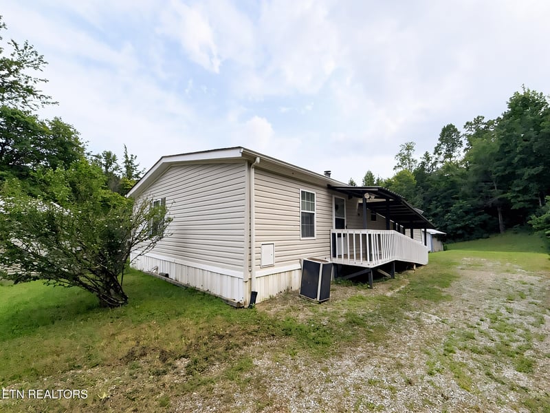468 Easter Ln, Lafollette, TN 37766