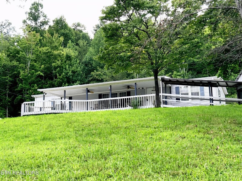 468 Easter Ln, Lafollette, TN 37766