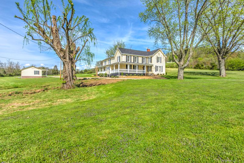 469 Brushy Valley Rd, Clinton, TN 37716
