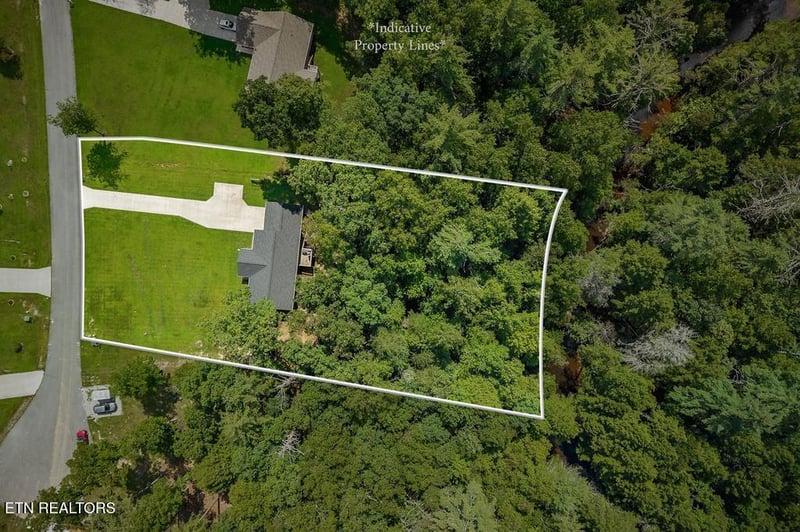469 Ferry Bend Tr, Crossville, TN 38571