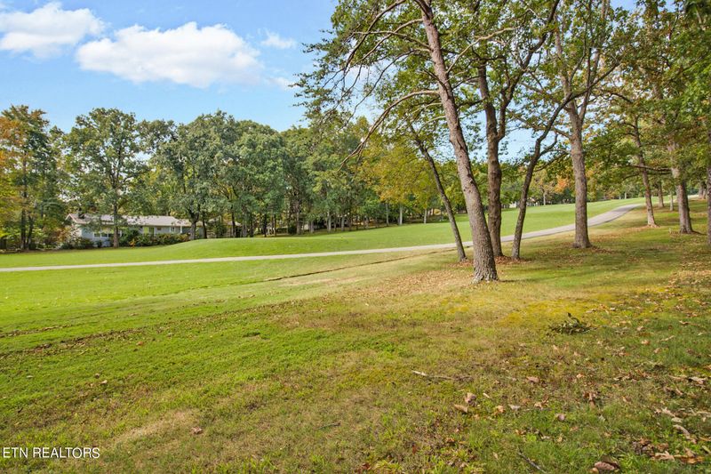470 Lakeview Dr, Crossville, TN 38558
