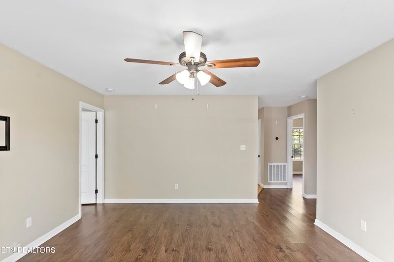 4703 High School Rd, Knoxville, TN 37912