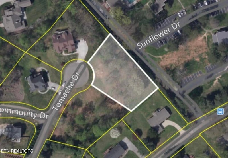 4704 NW Tomache Dr, Knoxville, TN 37909