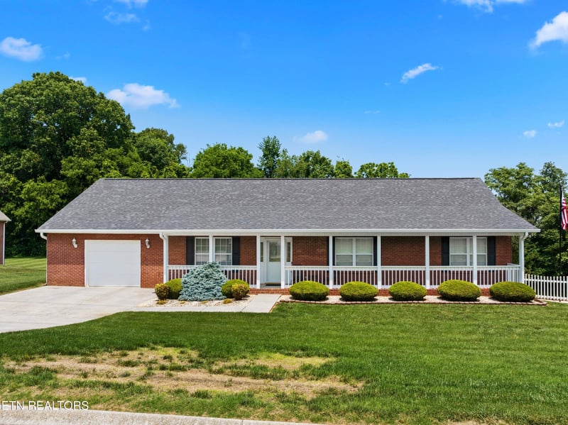 4705 E Hampton Blvd, Morristown, TN 37813