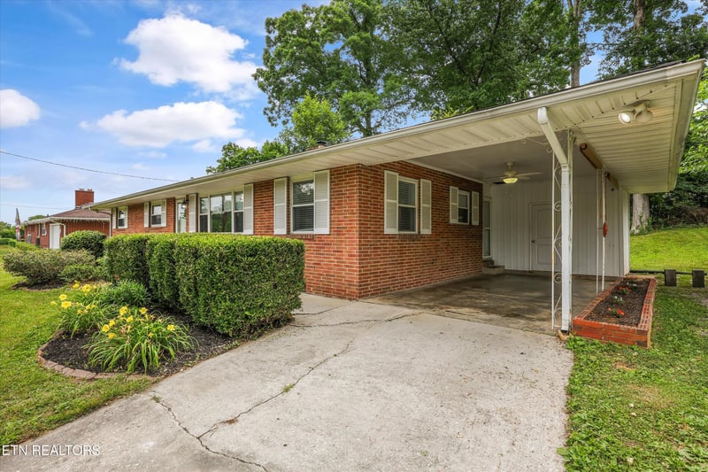 4706 Mildred Dr, Knoxville, TN 37914