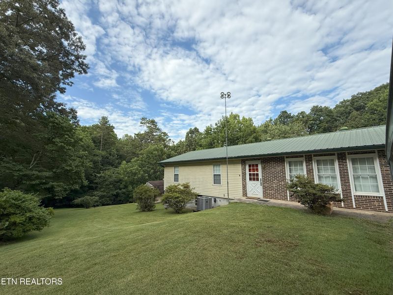 4707 Bird Rd, Lenoir City, TN 37771