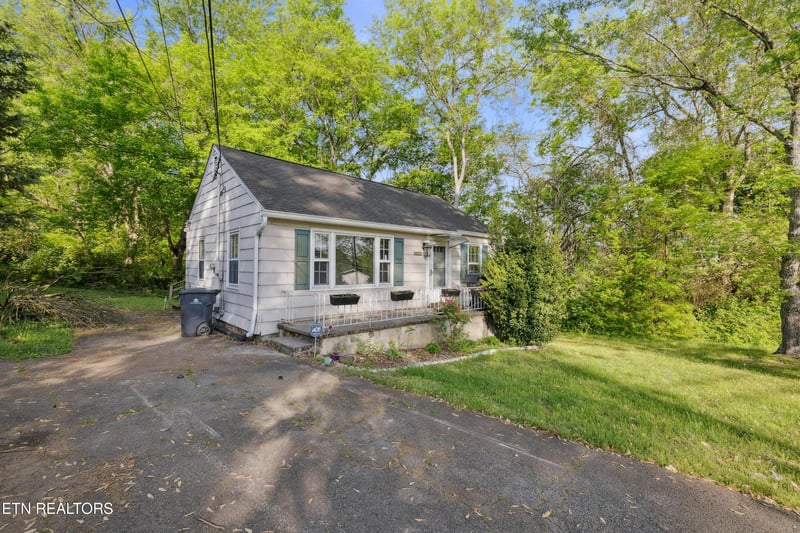 4707 Schubert Rd, Knoxville, TN 37912