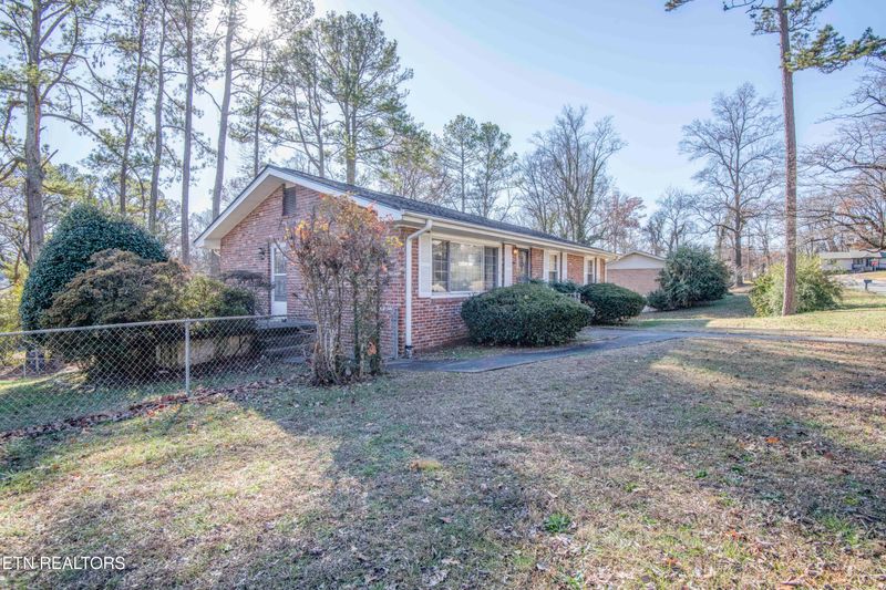 4708 Maplehill Rd, Knoxville, TN 37914