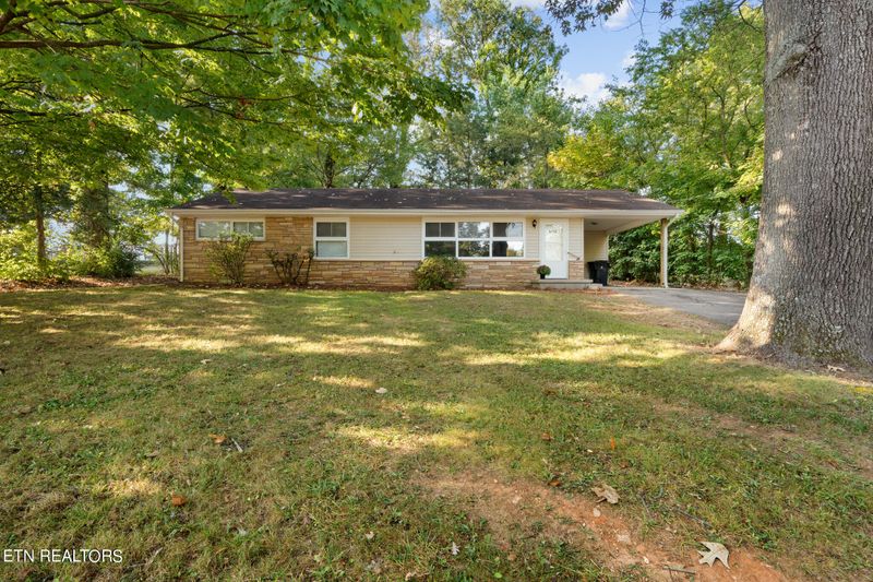 4708 Winterset Dr, Knoxville, TN 37912