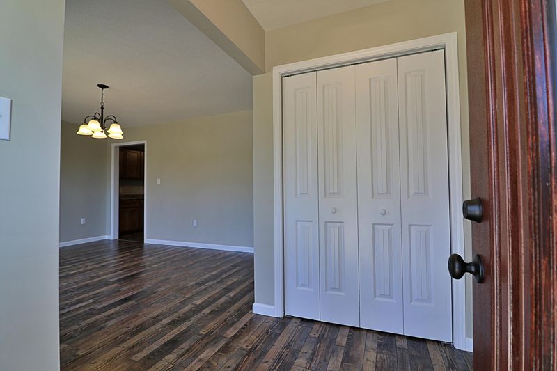 471 Toomey Falls Rd, Oneida, TN 37841