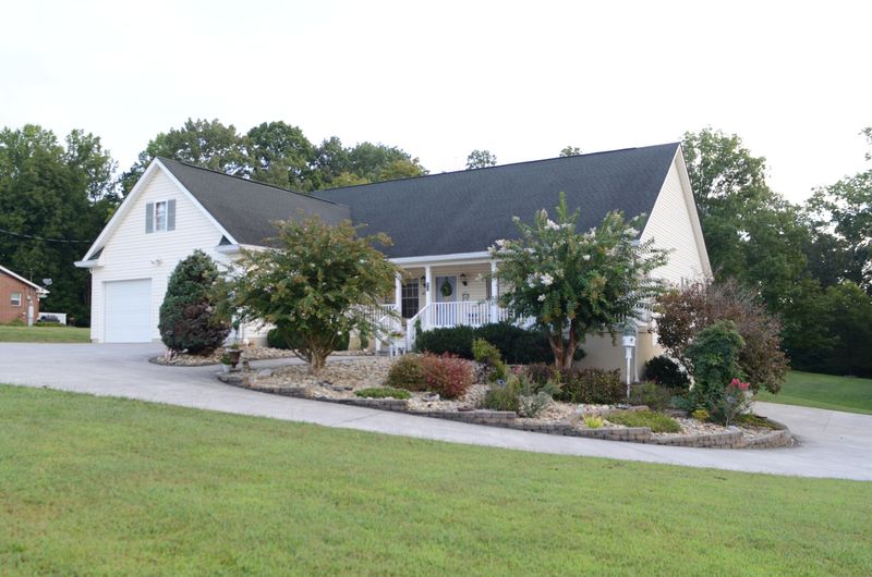 4712 Jones Rd, Knoxville, TN 37918