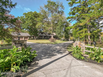 4713 Crippen Rd, Knoxville, TN 37918