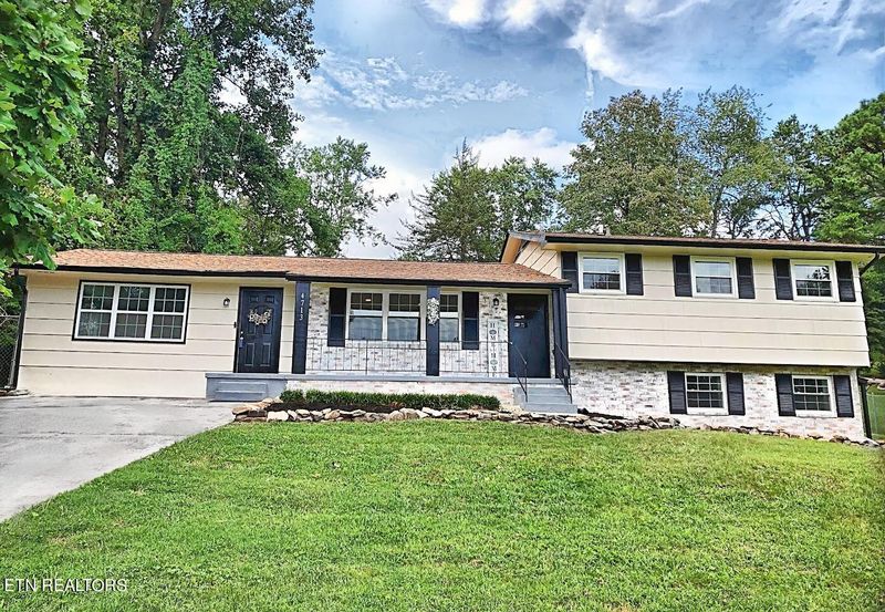 4713 Maplehill Rd, Knoxville, TN 37914