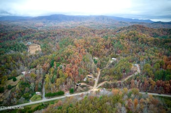 4715 Tiger Lilly Dr, Cosby, TN 37722