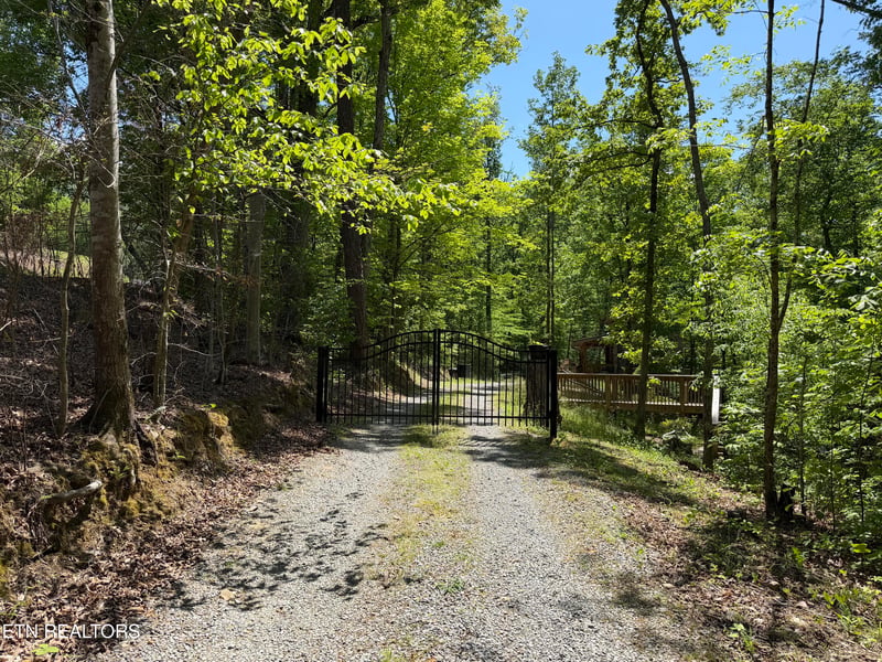 4716 Fred Jennings Rd, Walland, TN 37886