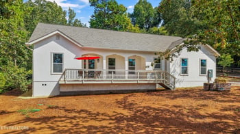 4717 Colonial Harbor Dr, Louisville, TN 37777