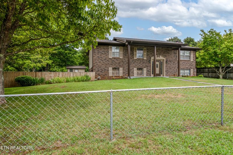 4718 Harrell Cir, Knoxville, TN 37938