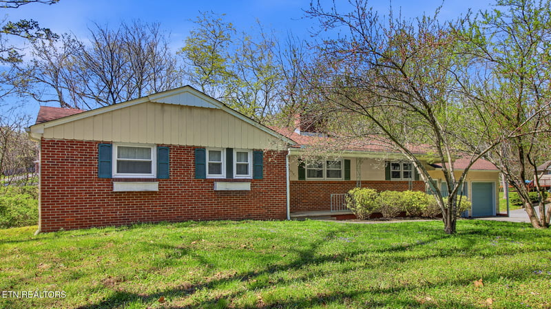 4721 W Sunset Rd, Knoxville, TN 37914