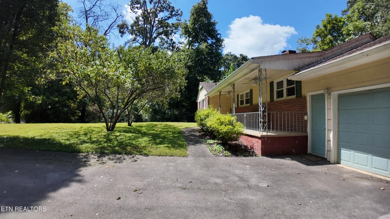 4721 W Sunset Rd, Knoxville, TN 37914