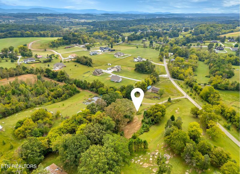 4722 Salem Rd, Greenback, TN 37742