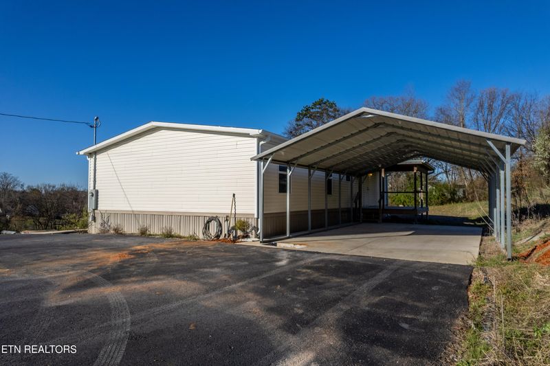4725 Shady Rd, Strawberry Plains, TN 37871