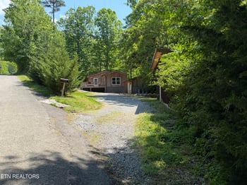 4728 Fred Jennings Rd, Walland, TN 37886