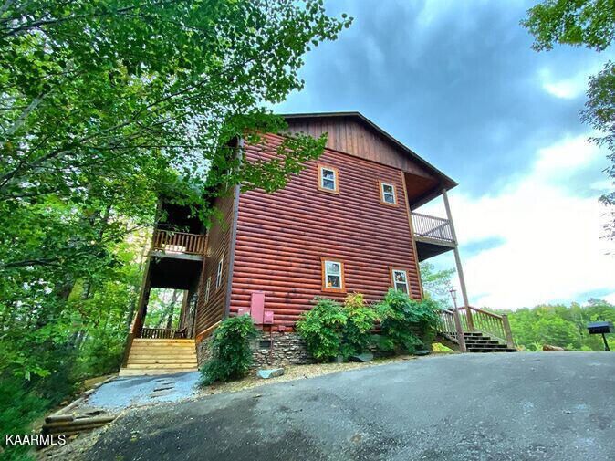 4729 Riversong Way, Sevierville, TN 37876