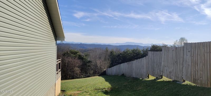 473 Klondike Cir, Kodak, TN 37764