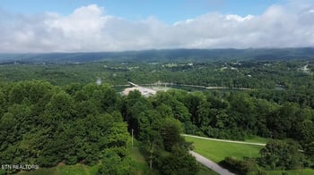473 W High Knob Rd, Lafollette, TN 37766