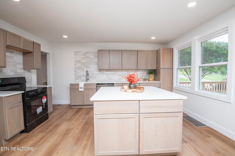 4730 Rochat Rd, Knoxville, TN 37918