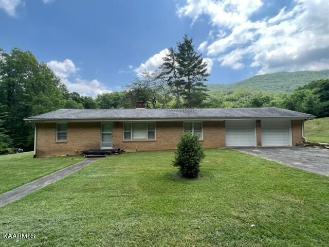 4738 Nebo Rd, Walland, TN 37886