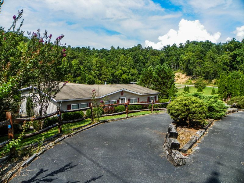 4739 Pryor Ln, Cosby, TN 37722