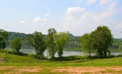474 Azalea Ln, Loudon, TN 37774