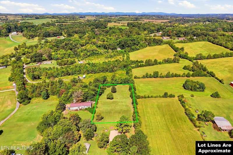 4745 Morganton Rd, Maryville, TN 37801