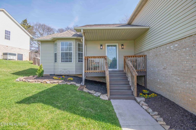 4747 Cabbage Ln, Knoxville, TN 37938
