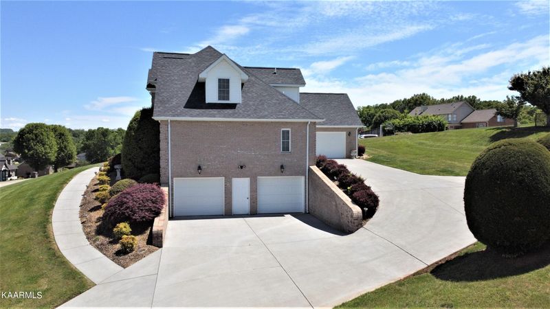 4748 Harbor Dr, Morristown, TN 37814