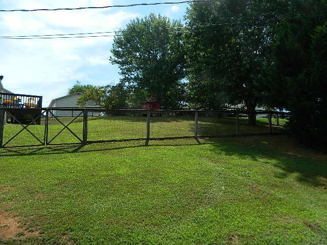 475 Laurel Rd, Clinton, TN 37716