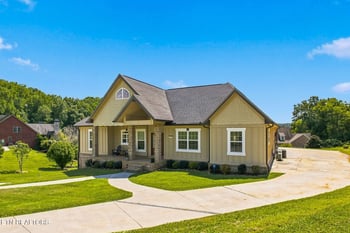 4758 Driftwood Ln, Louisville, TN 37777