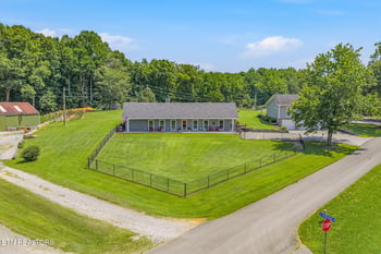 4762 Dogwood Ln, Strawberry Plains, TN 37871