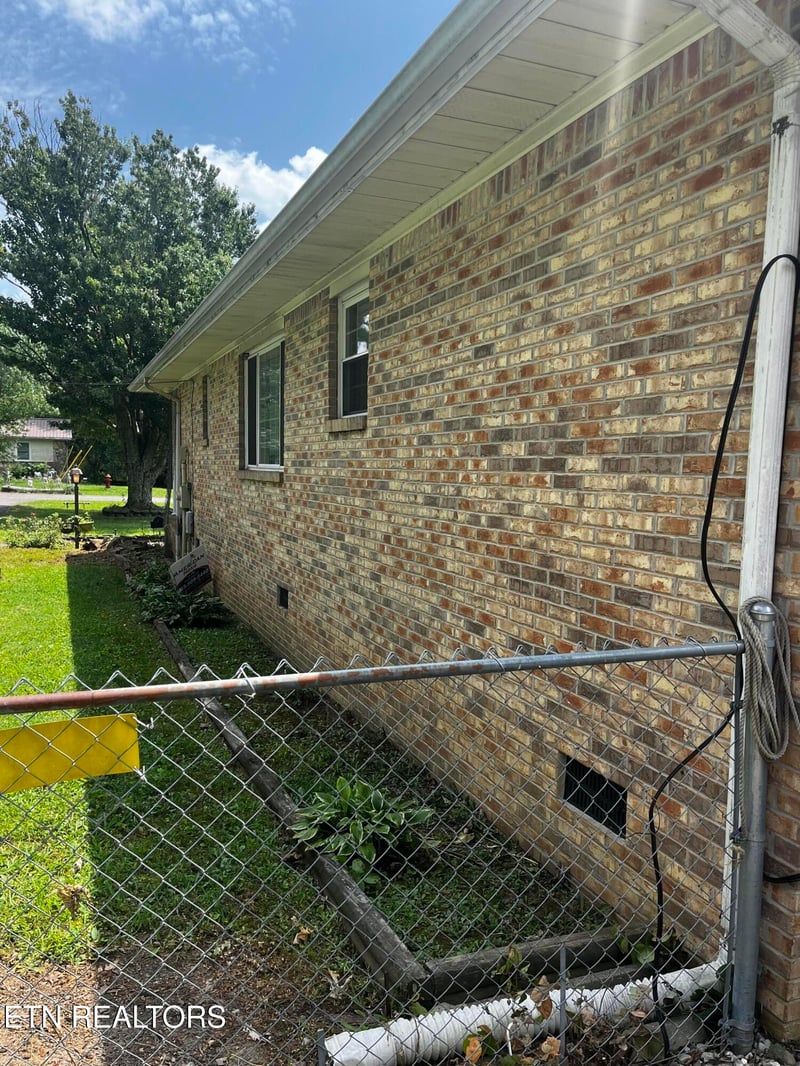 48 Fallingbrook Dr, Crossville, TN 38555
