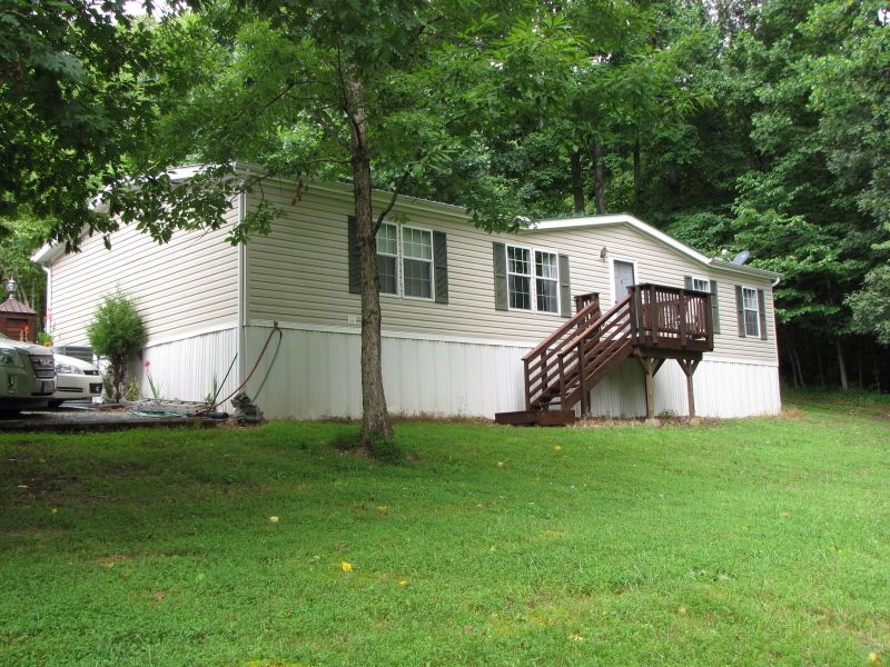 48 Glenn Dr, Madisonville, TN 37354
