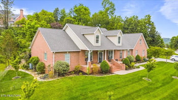 48 Riverside Dr, Oak Ridge, TN 37830